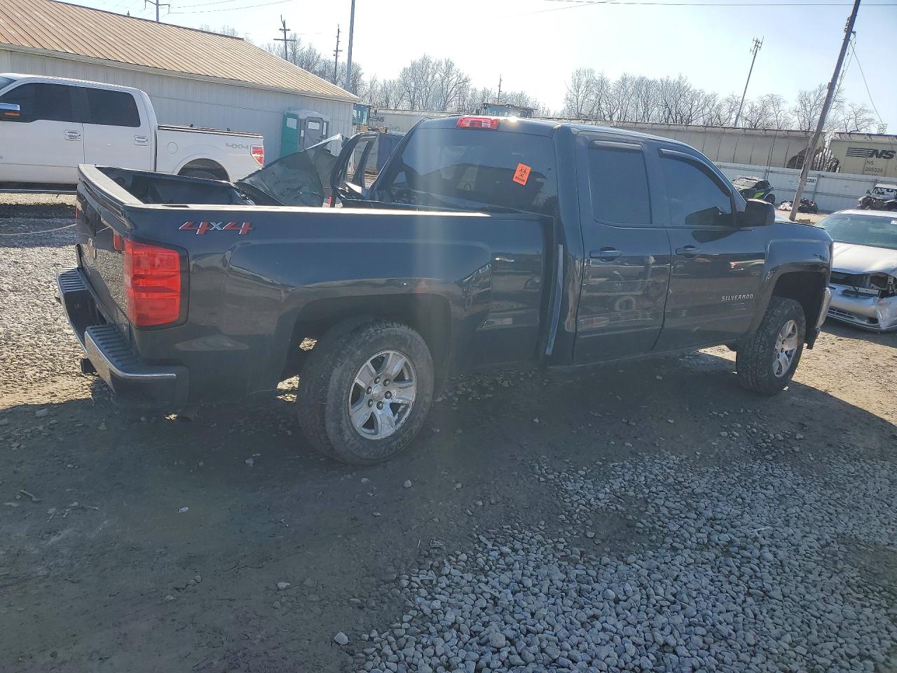 2018 CHEVROLET SILVERADO K1500 LT photo 3