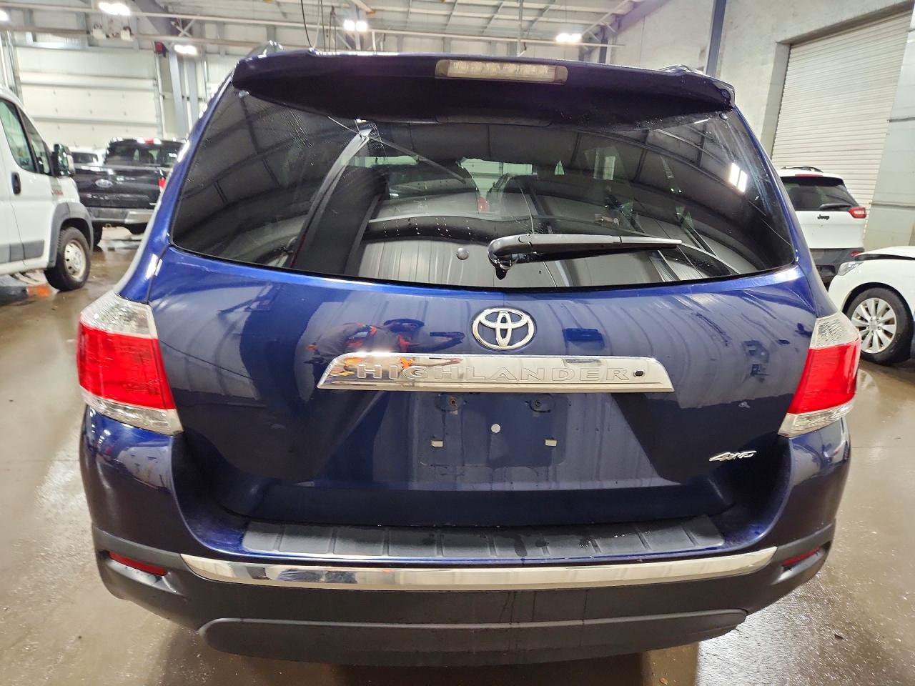 2013 TOYOTA HIGHLANDER LIMITED photo 6