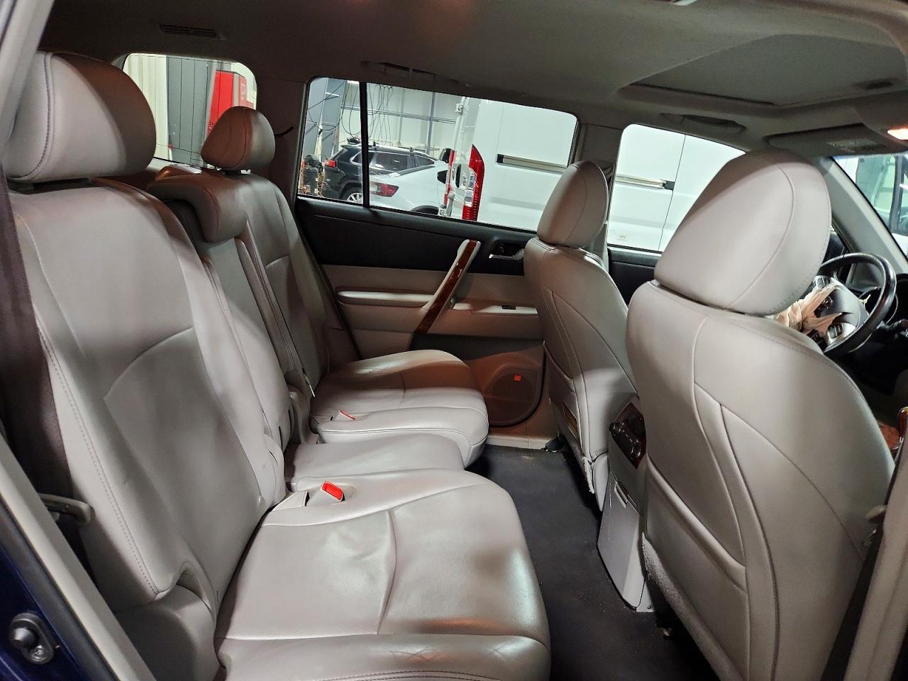 2013 TOYOTA HIGHLANDER LIMITED photo 11