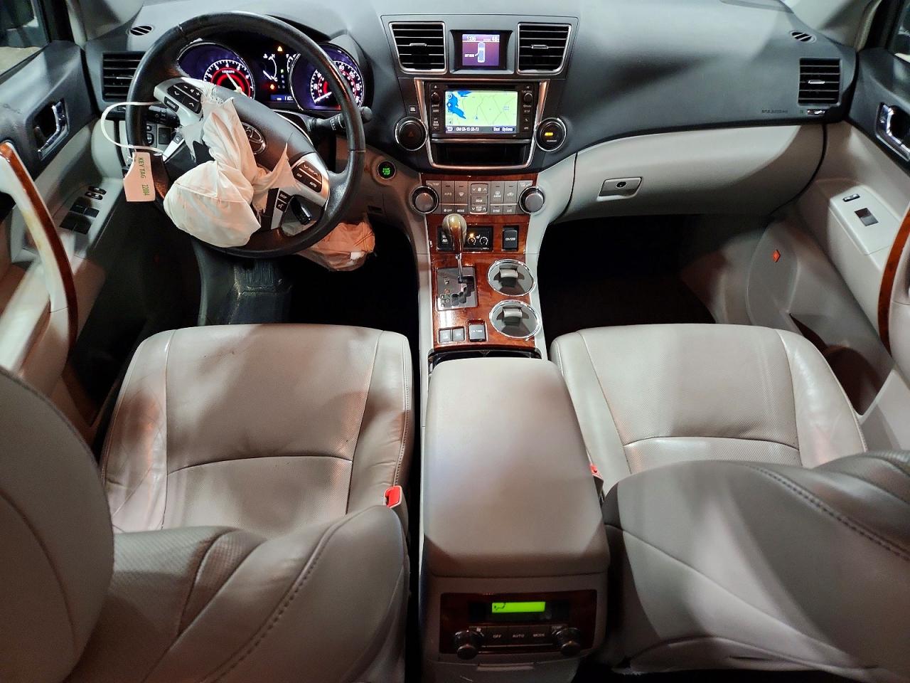 2013 TOYOTA HIGHLANDER LIMITED photo 8