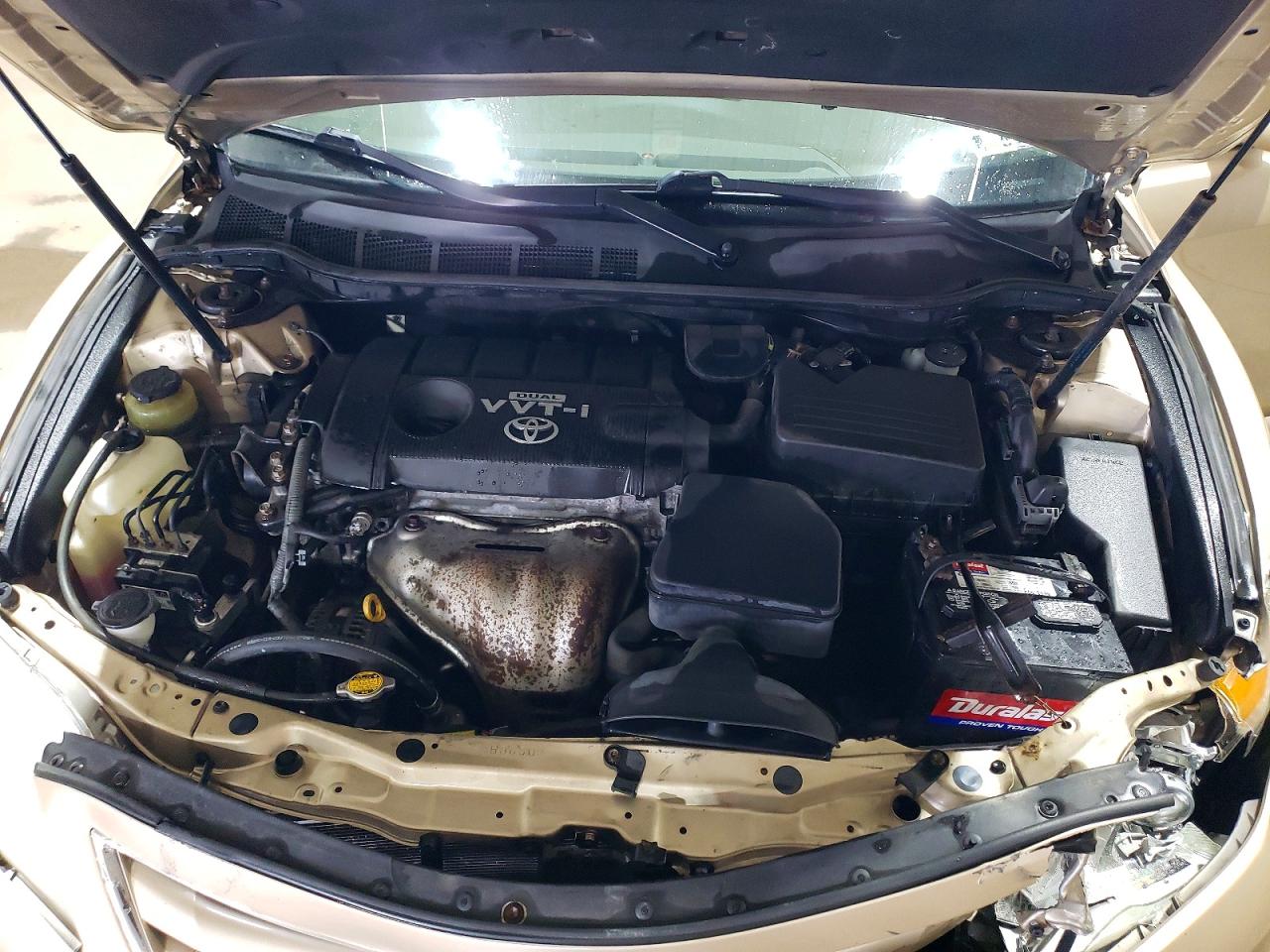 2010 TOYOTA CAMRY LE photo 21