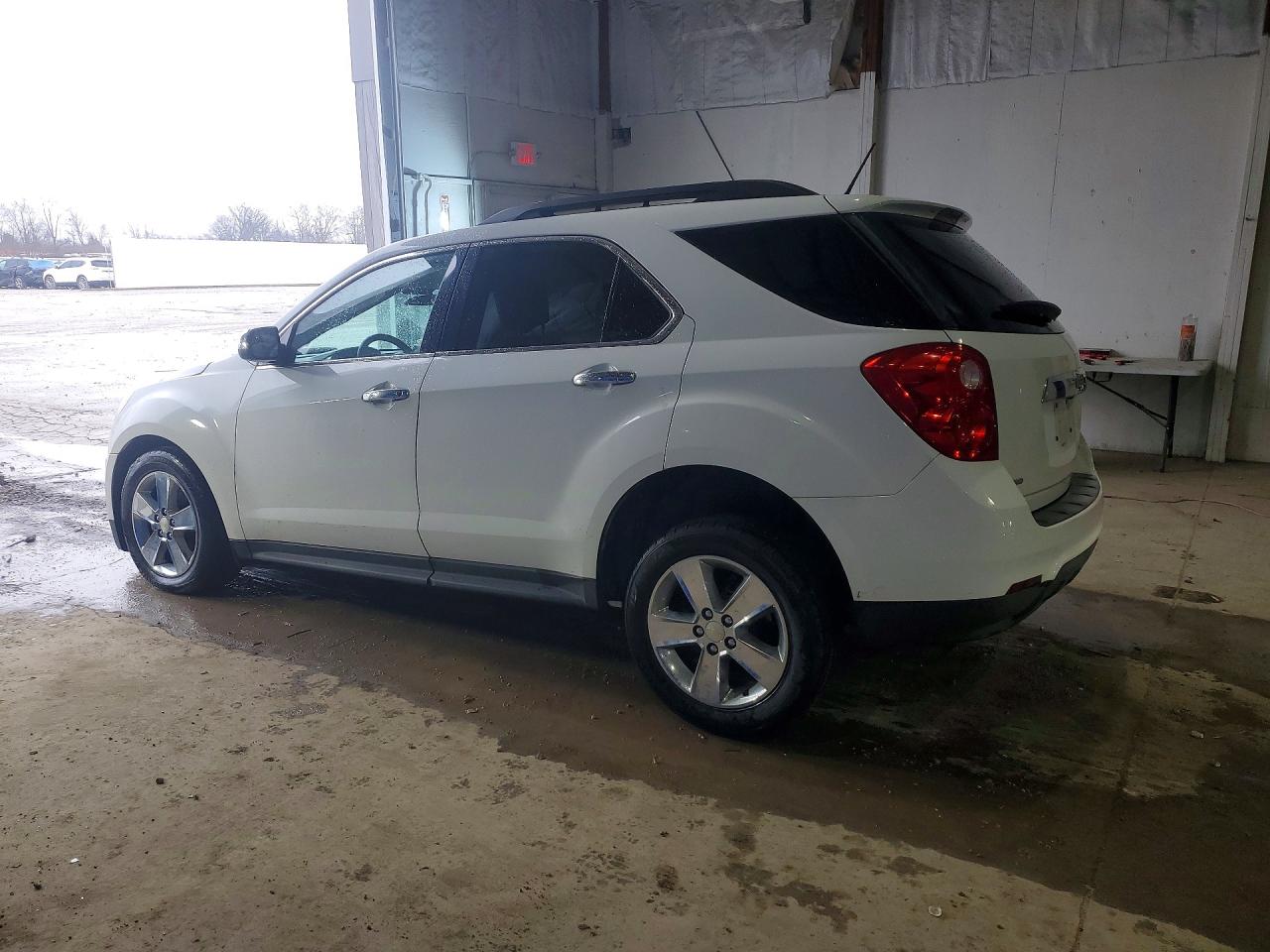 2014 CHEVROLET EQUINOX LT photo 2
