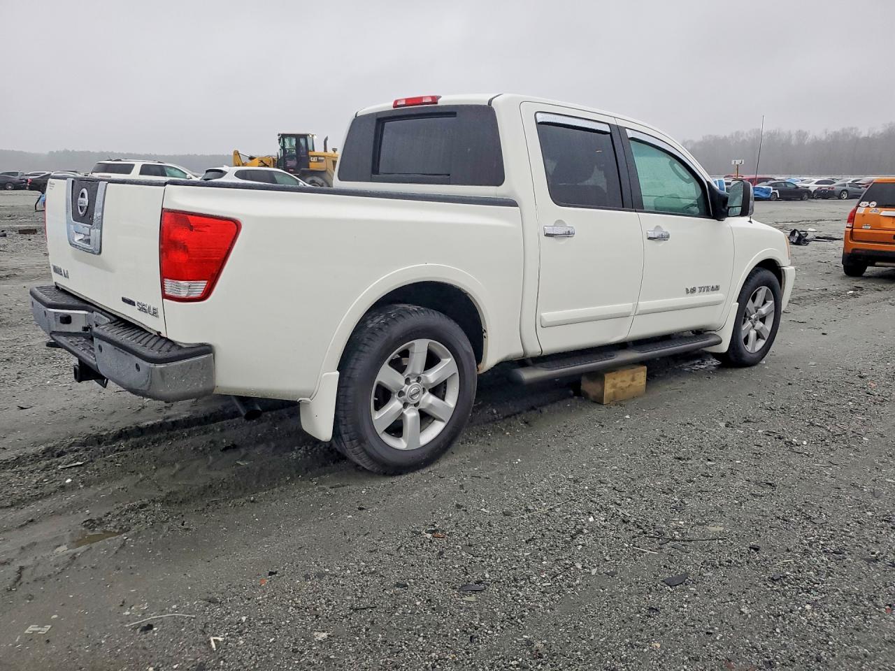 2010 NISSAN TITAN SE photo 5