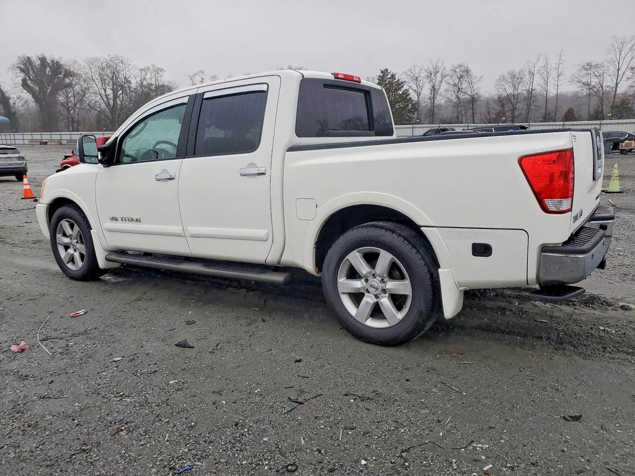 2010 NISSAN TITAN SE photo 3
