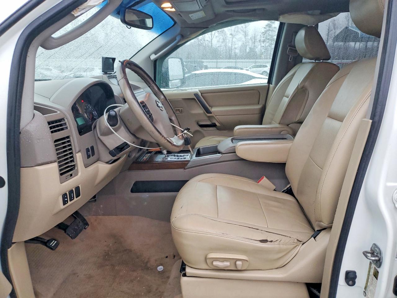 2010 NISSAN TITAN SE photo 13