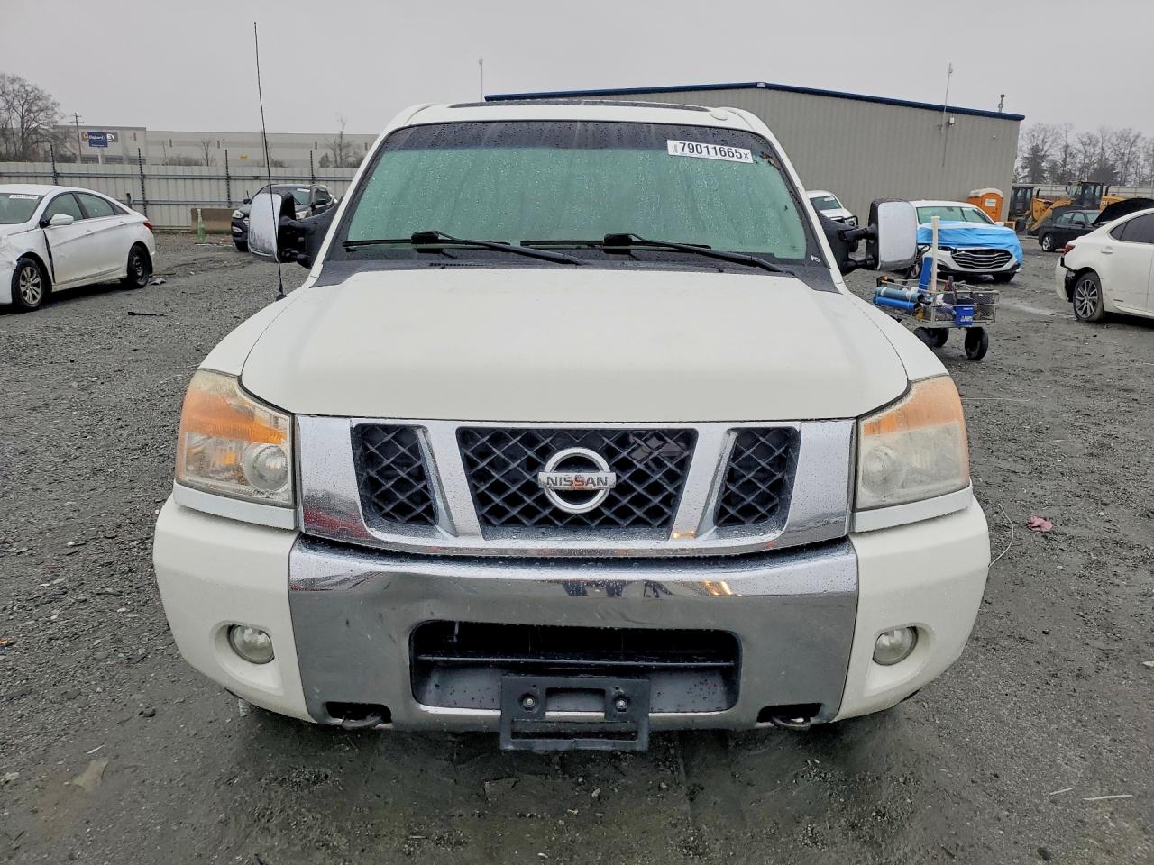 2010 NISSAN TITAN SE photo 9