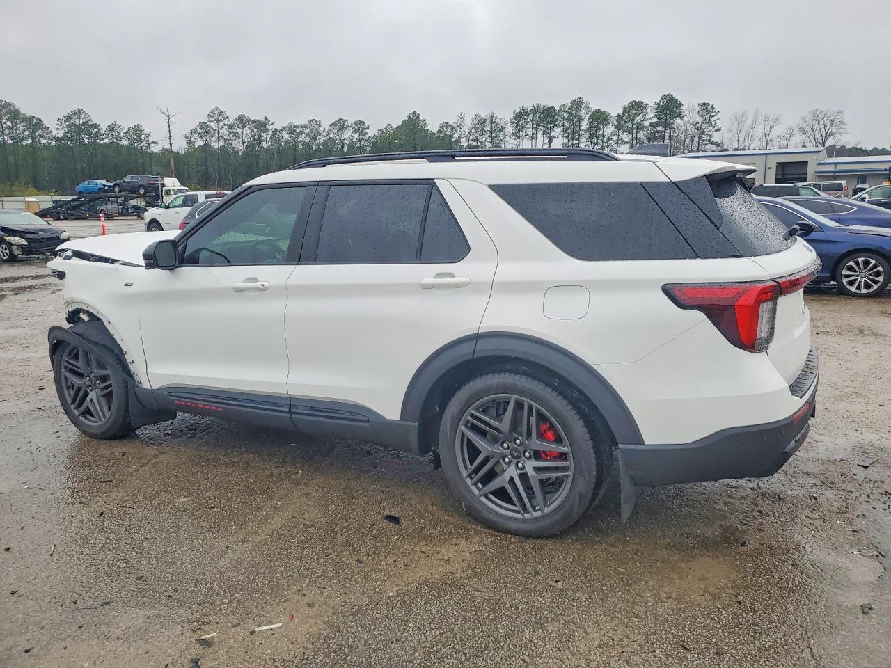2025 FORD EXPLORER ST-LINE photo 3