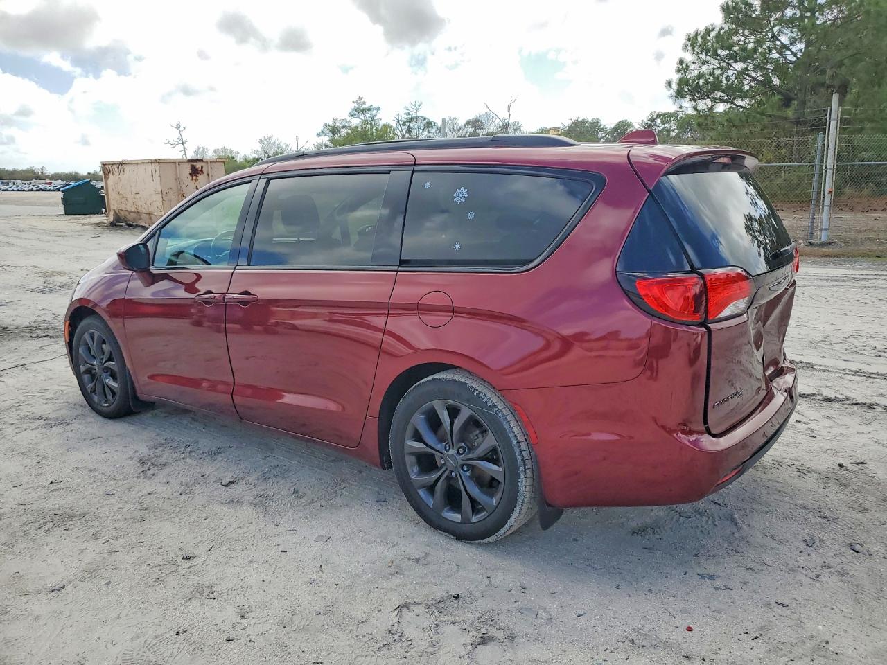 2019 CHRYSLER PACIFICA TOURING PLUS photo 4
