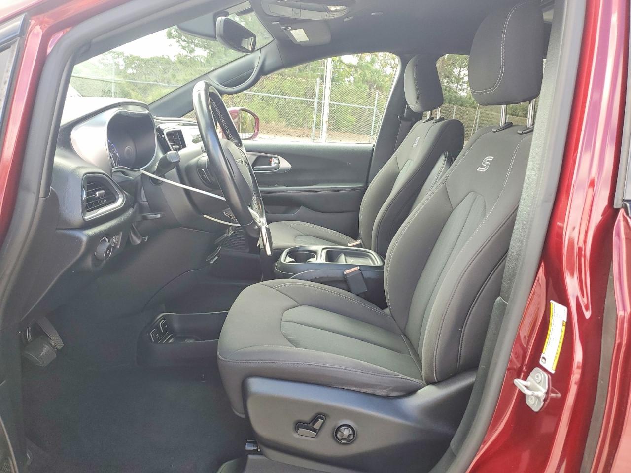2019 CHRYSLER PACIFICA TOURING PLUS photo 19