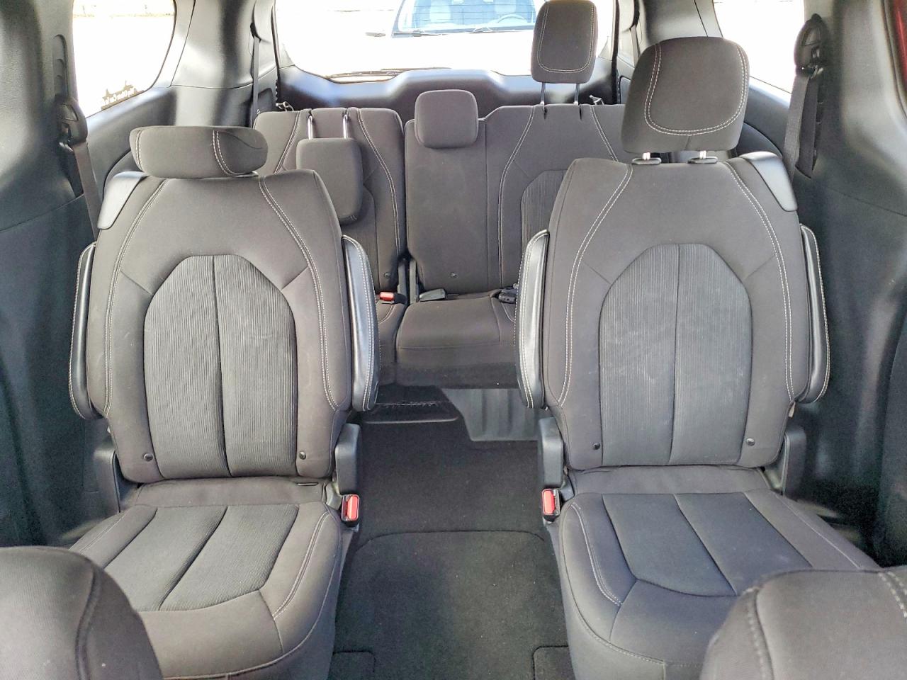 2019 CHRYSLER PACIFICA TOURING PLUS photo 28