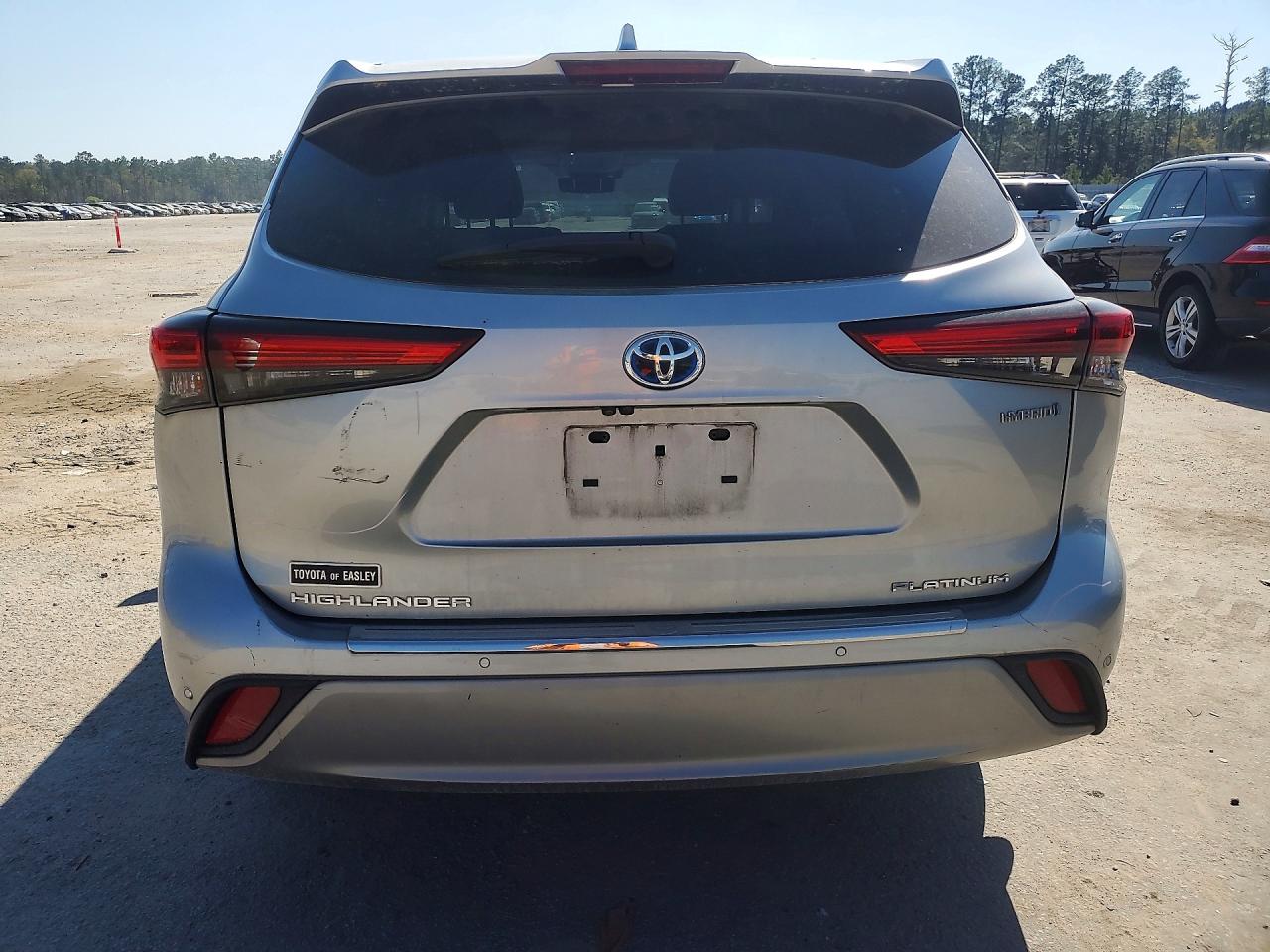 2021 TOYOTA HIGHLANDER HYBRID photo 16