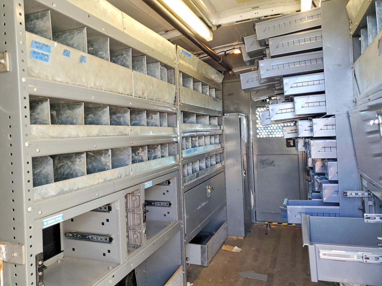 2016 FORD TRANSIT 150 UTILITY / SERVICE VAN photo 19