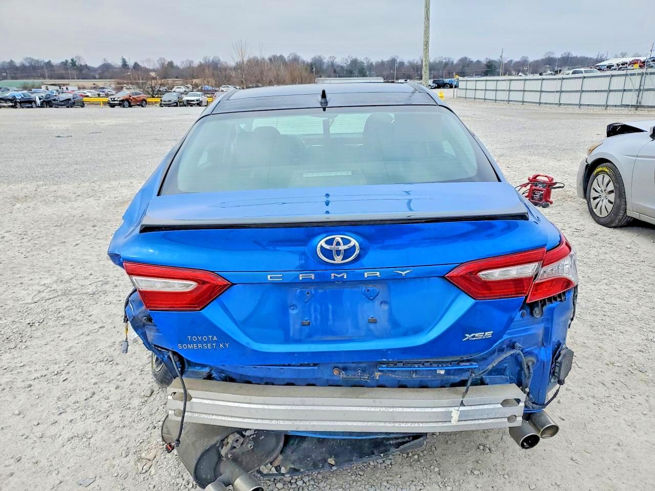 2018 TOYOTA CAMRY XSE photo 6