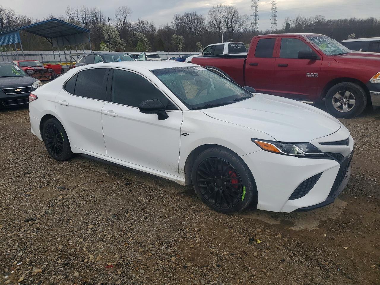 2020 TOYOTA CAMRY SE photo 7