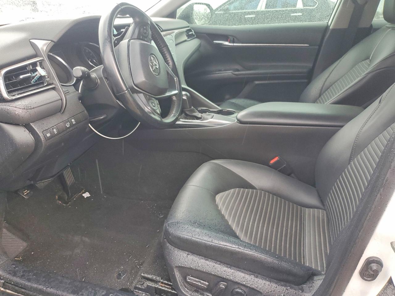 2020 TOYOTA CAMRY SE photo 13