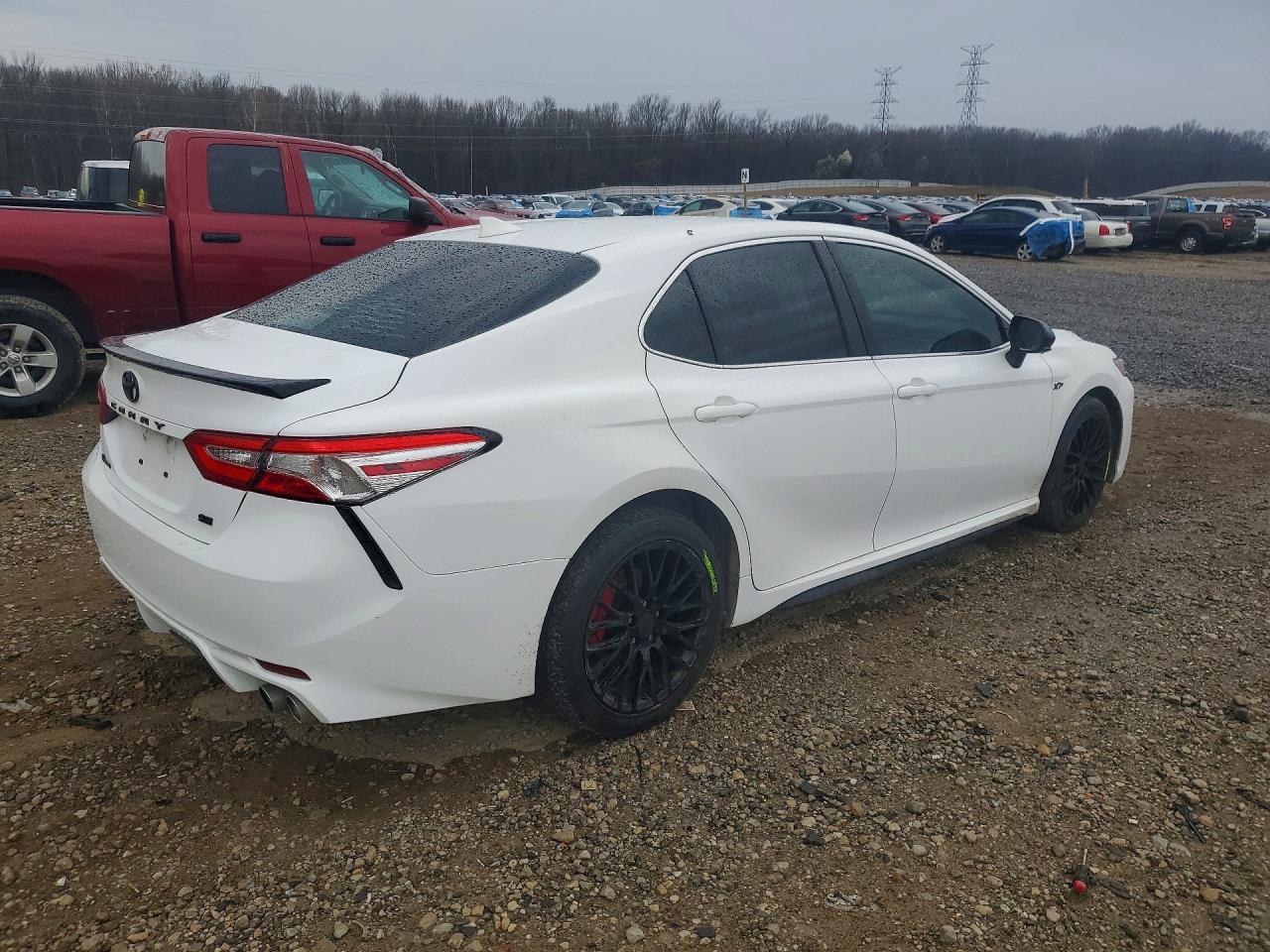 2020 TOYOTA CAMRY SE photo 5