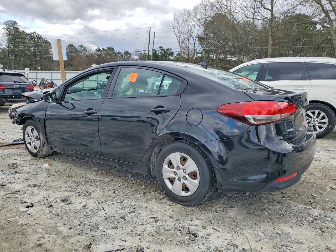 2017 KIA FORTE LX photo 4