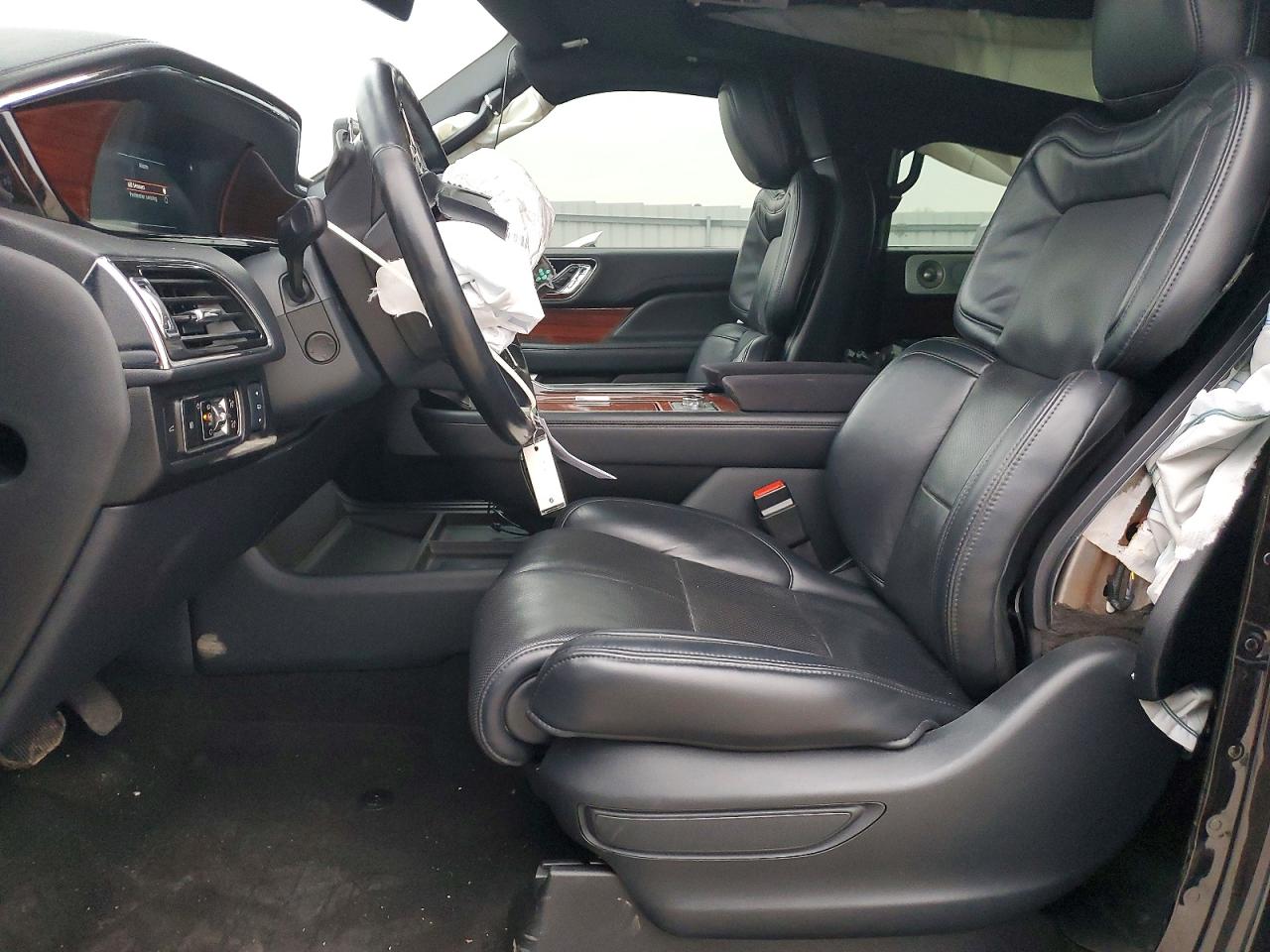 2024 LINCOLN NAVIGATOR L RESERVE photo 13