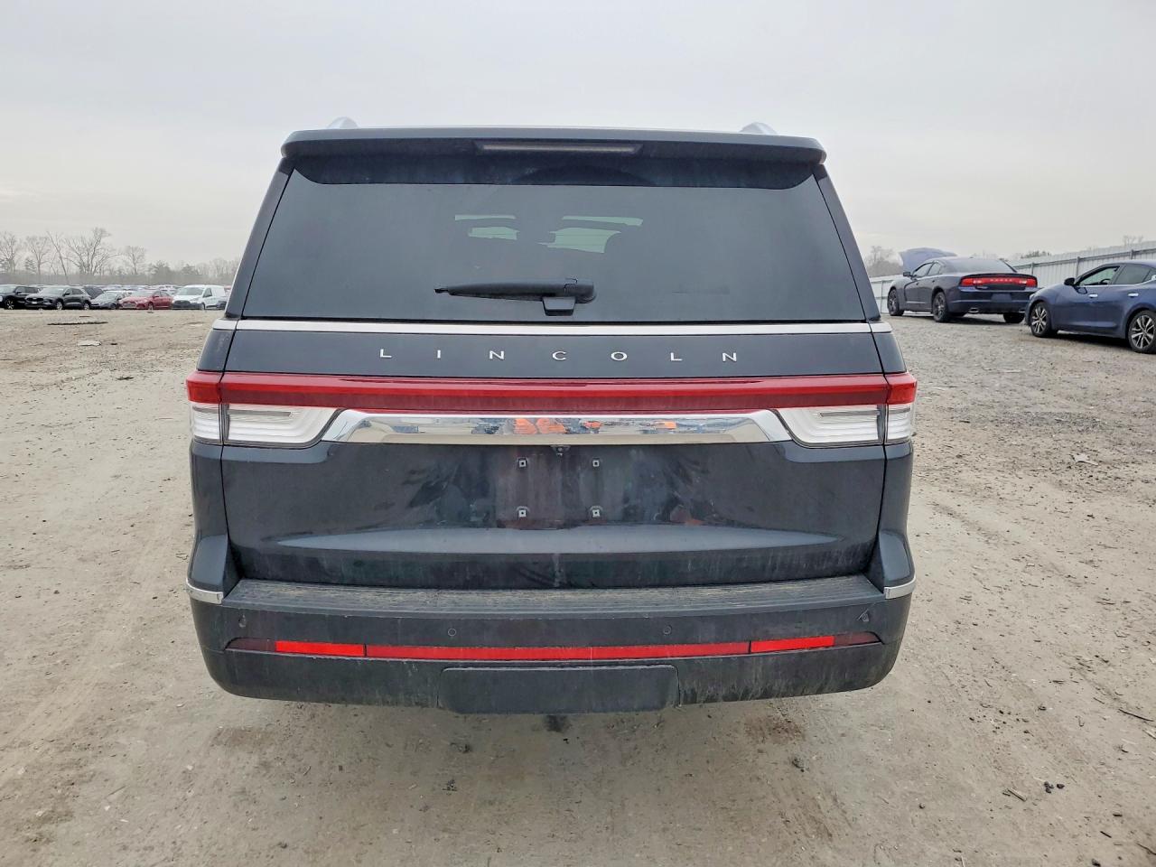2024 LINCOLN NAVIGATOR L RESERVE photo 11