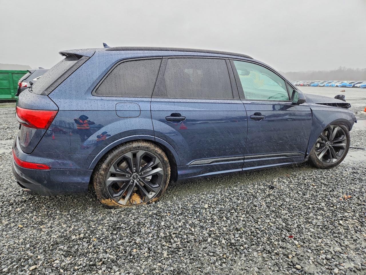 2025 AUDI Q7 PRESTIGE photo 3