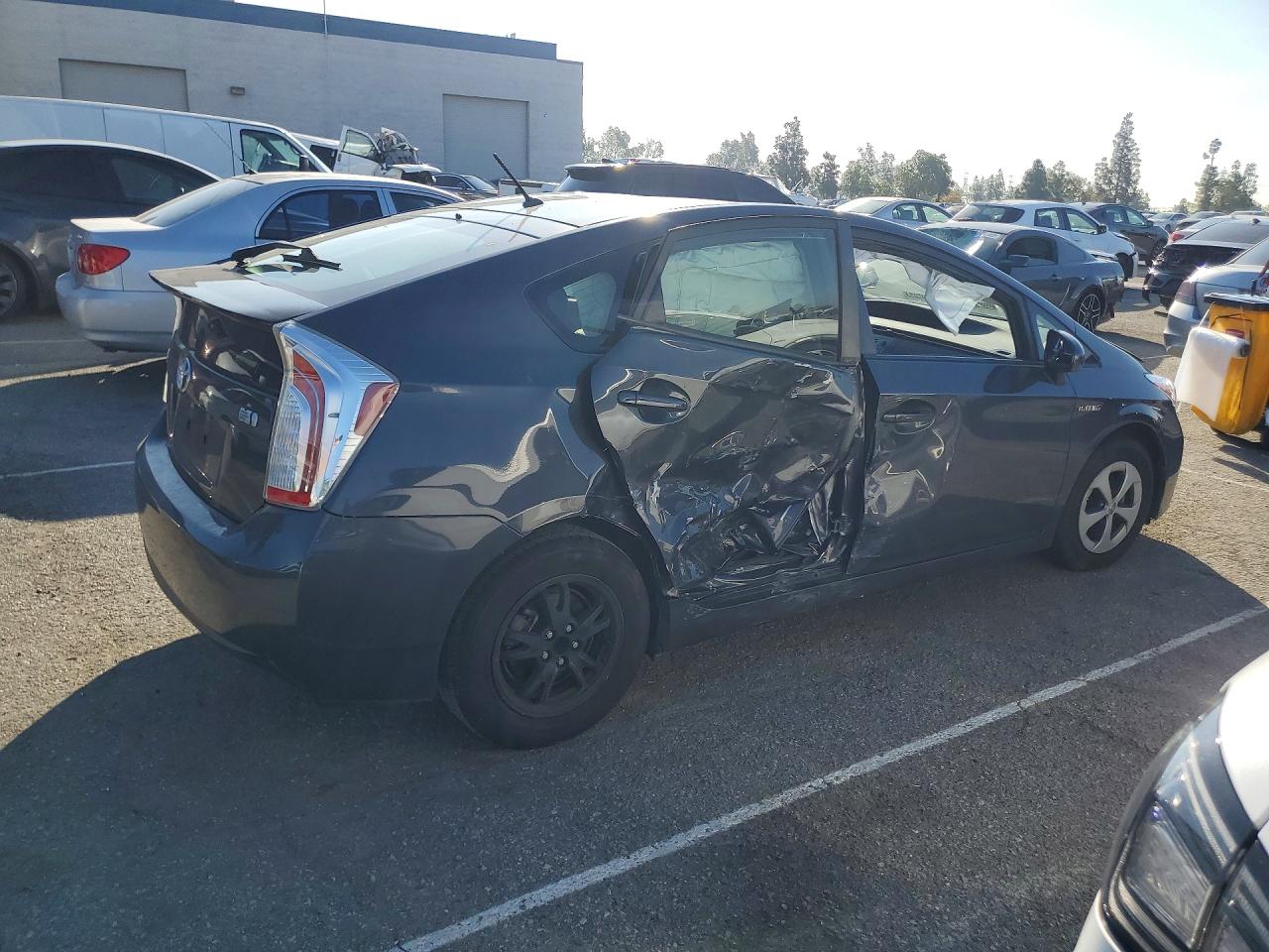 2015 TOYOTA PRIUS TWO photo 5