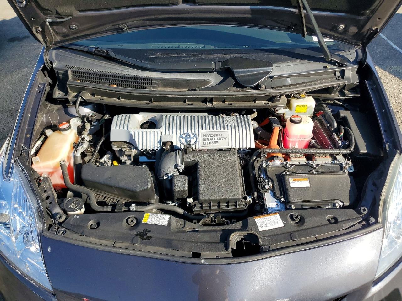 2015 TOYOTA PRIUS TWO photo 21