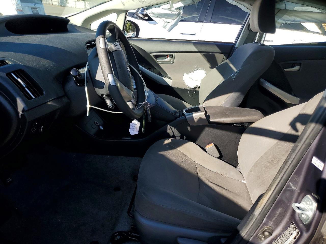 2015 TOYOTA PRIUS TWO photo 13
