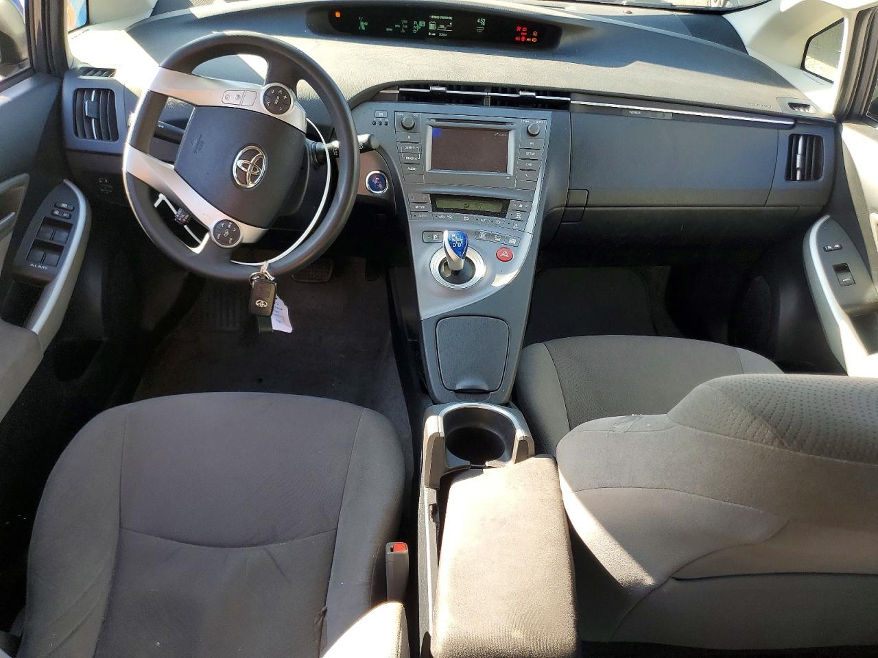2015 TOYOTA PRIUS TWO photo 15