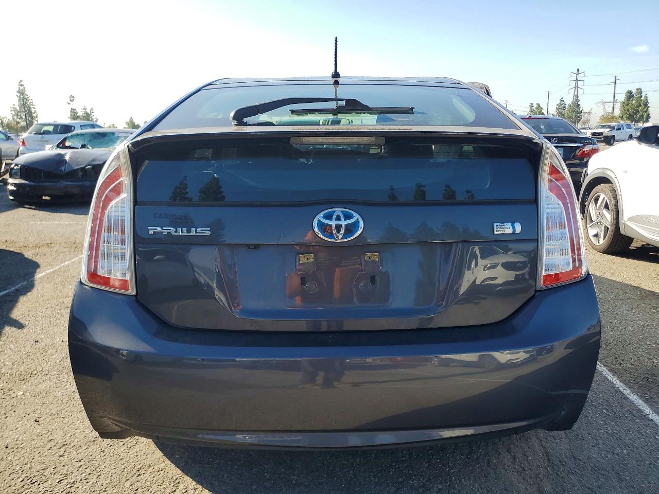2015 TOYOTA PRIUS TWO photo 11