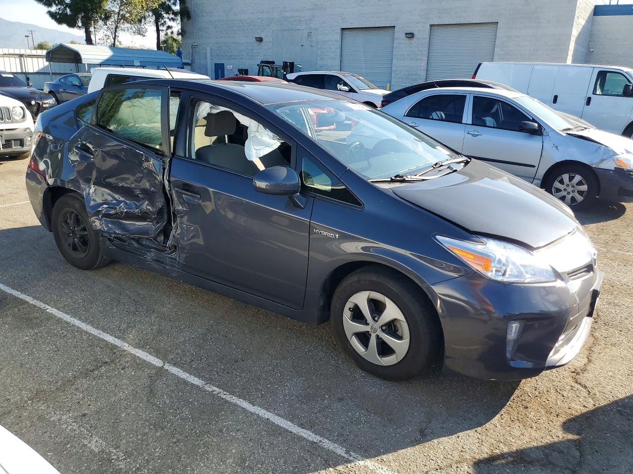 2015 TOYOTA PRIUS TWO photo 7