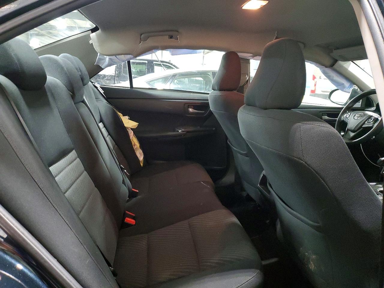 2016 TOYOTA CAMRY LE photo 10