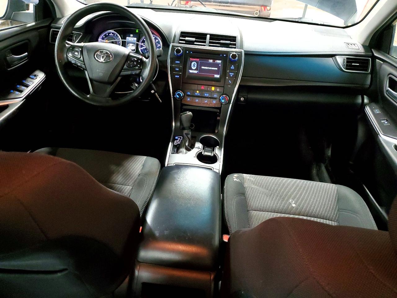 2016 TOYOTA CAMRY LE photo 8