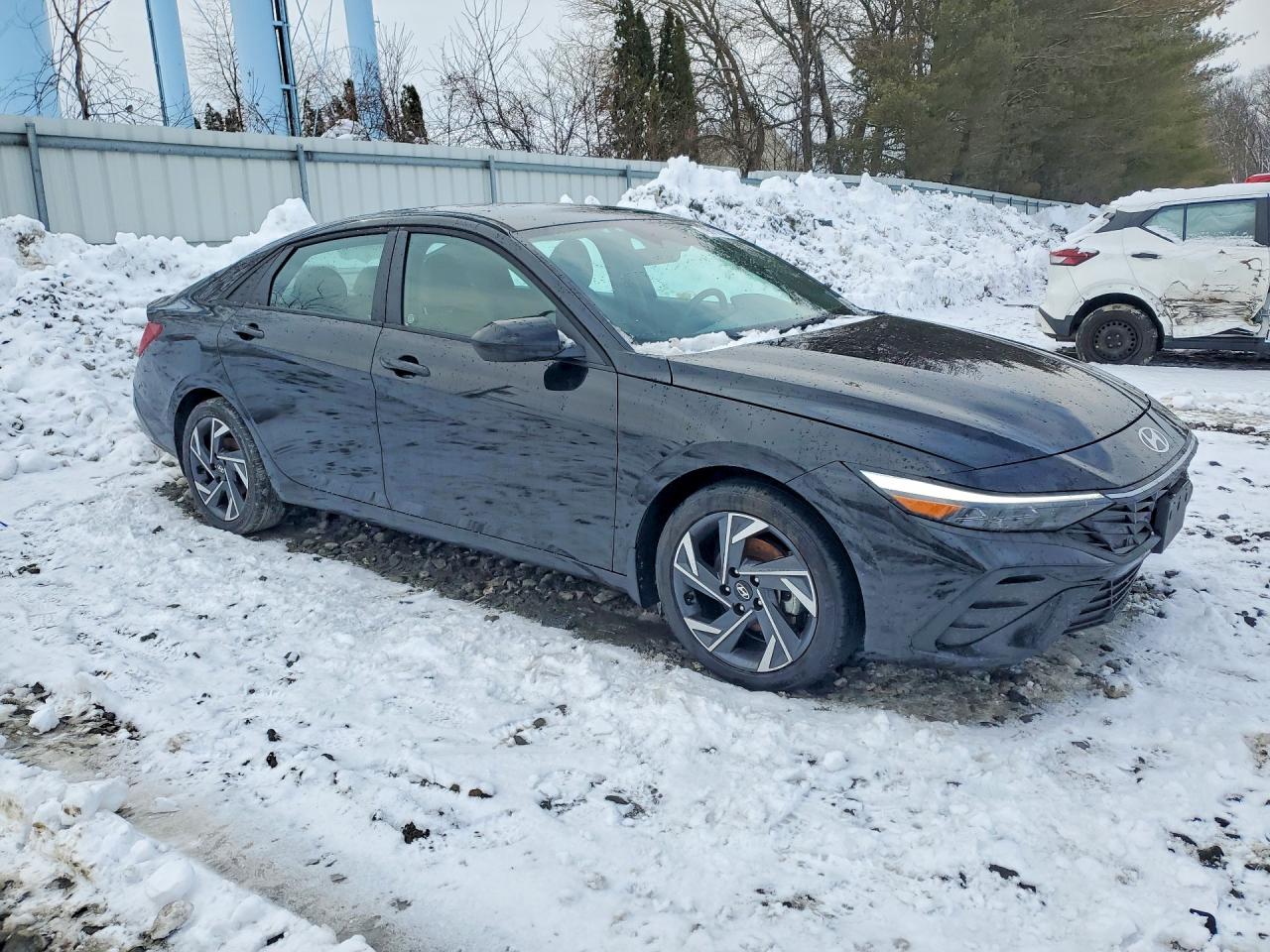2025 HYUNDAI ELANTRA SEL SPORT photo 10