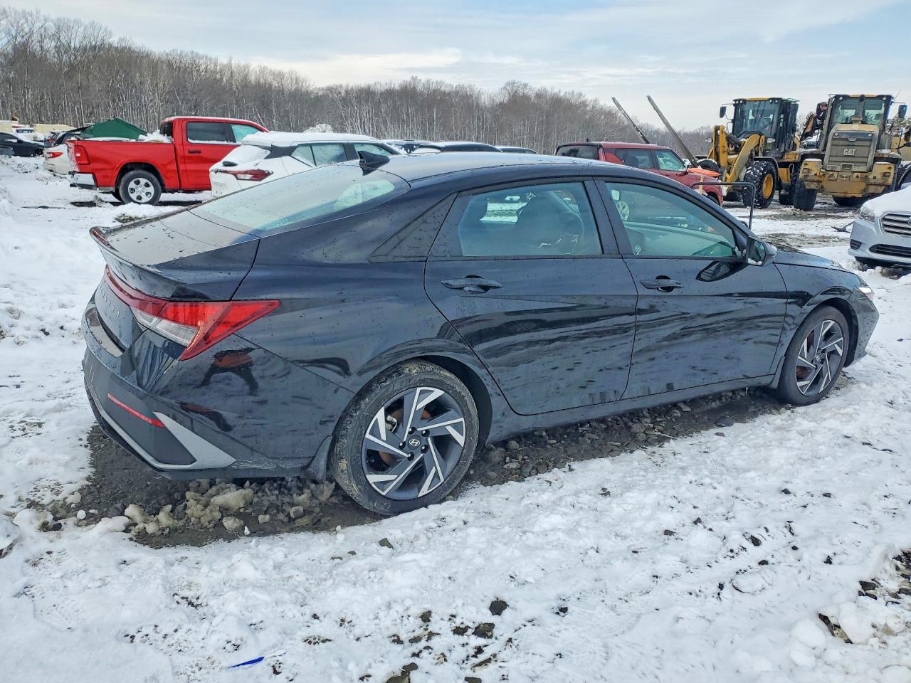 2025 HYUNDAI ELANTRA SEL SPORT photo 7