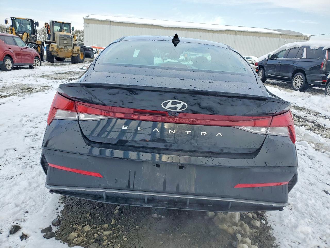 2025 HYUNDAI ELANTRA SEL SPORT photo 16