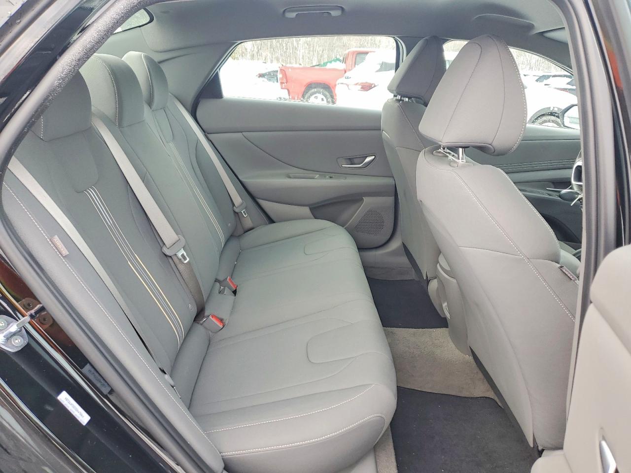2025 HYUNDAI ELANTRA SEL SPORT photo 28
