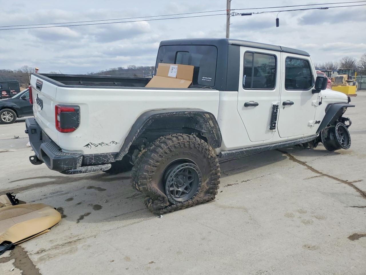 2021 JEEP GLADIATOR SPORT photo 3