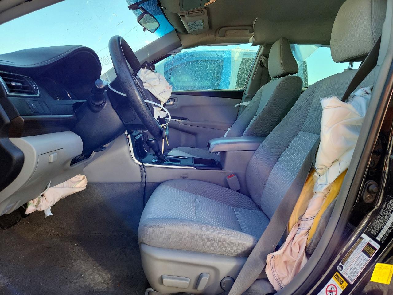 2016 TOYOTA CAMRY LE photo 19