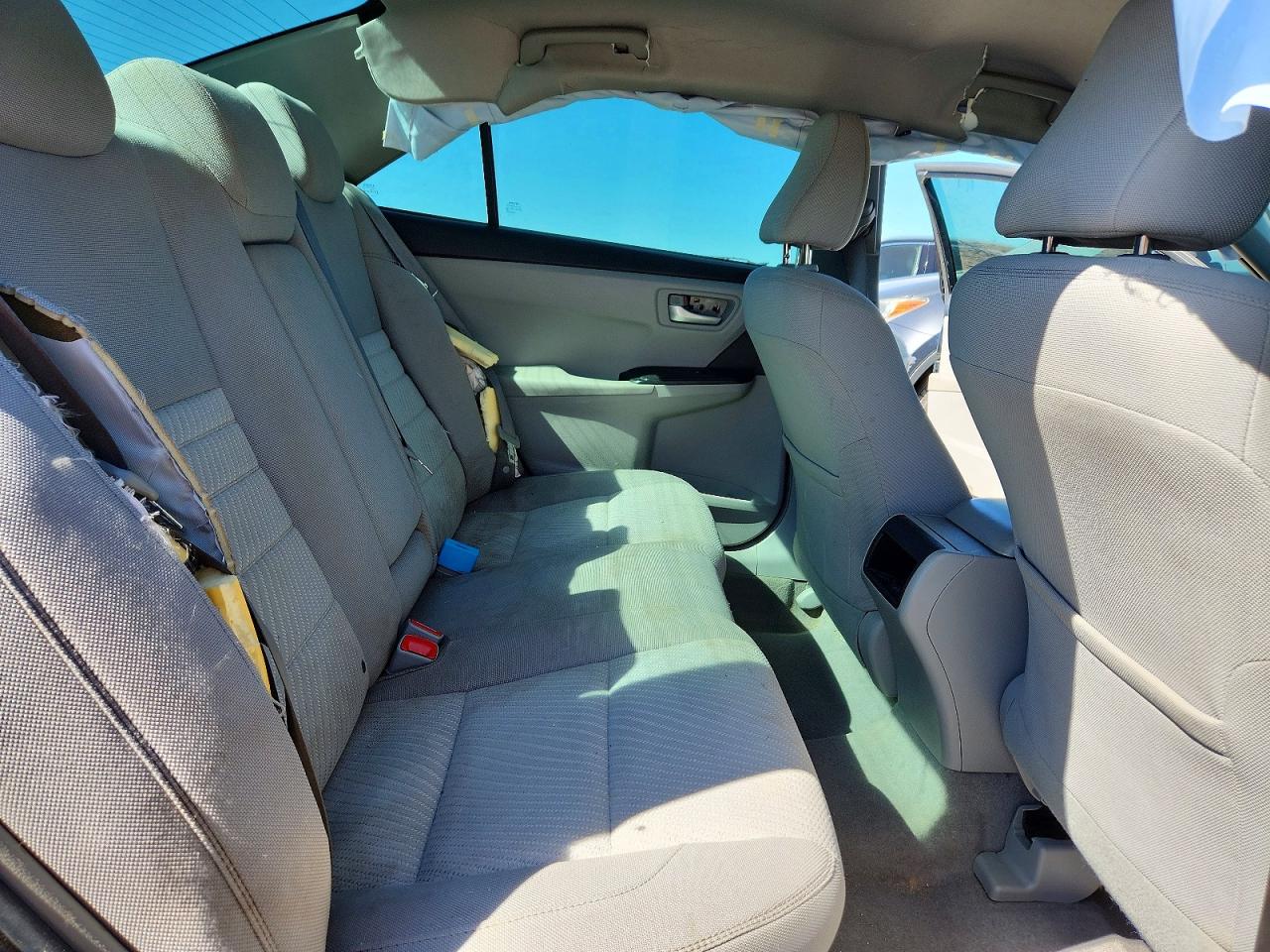 2016 TOYOTA CAMRY LE photo 28