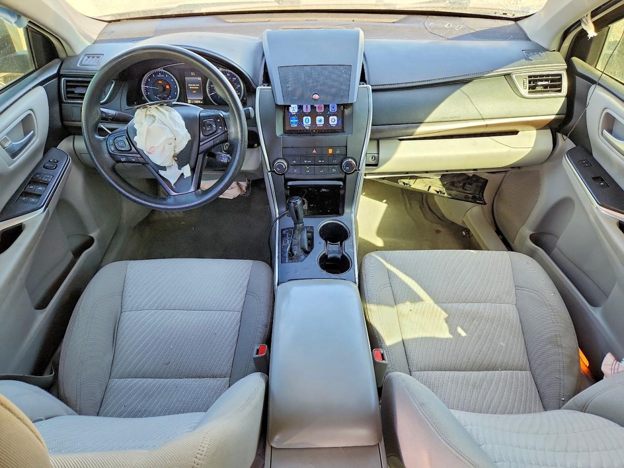2016 TOYOTA CAMRY LE photo 22
