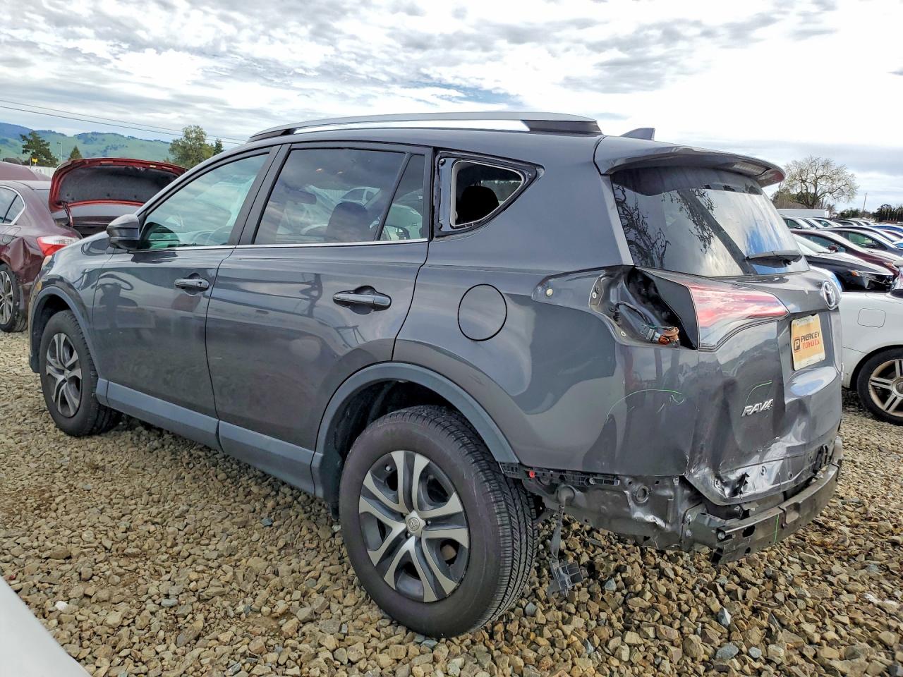 2018 TOYOTA RAV4 LE photo 2