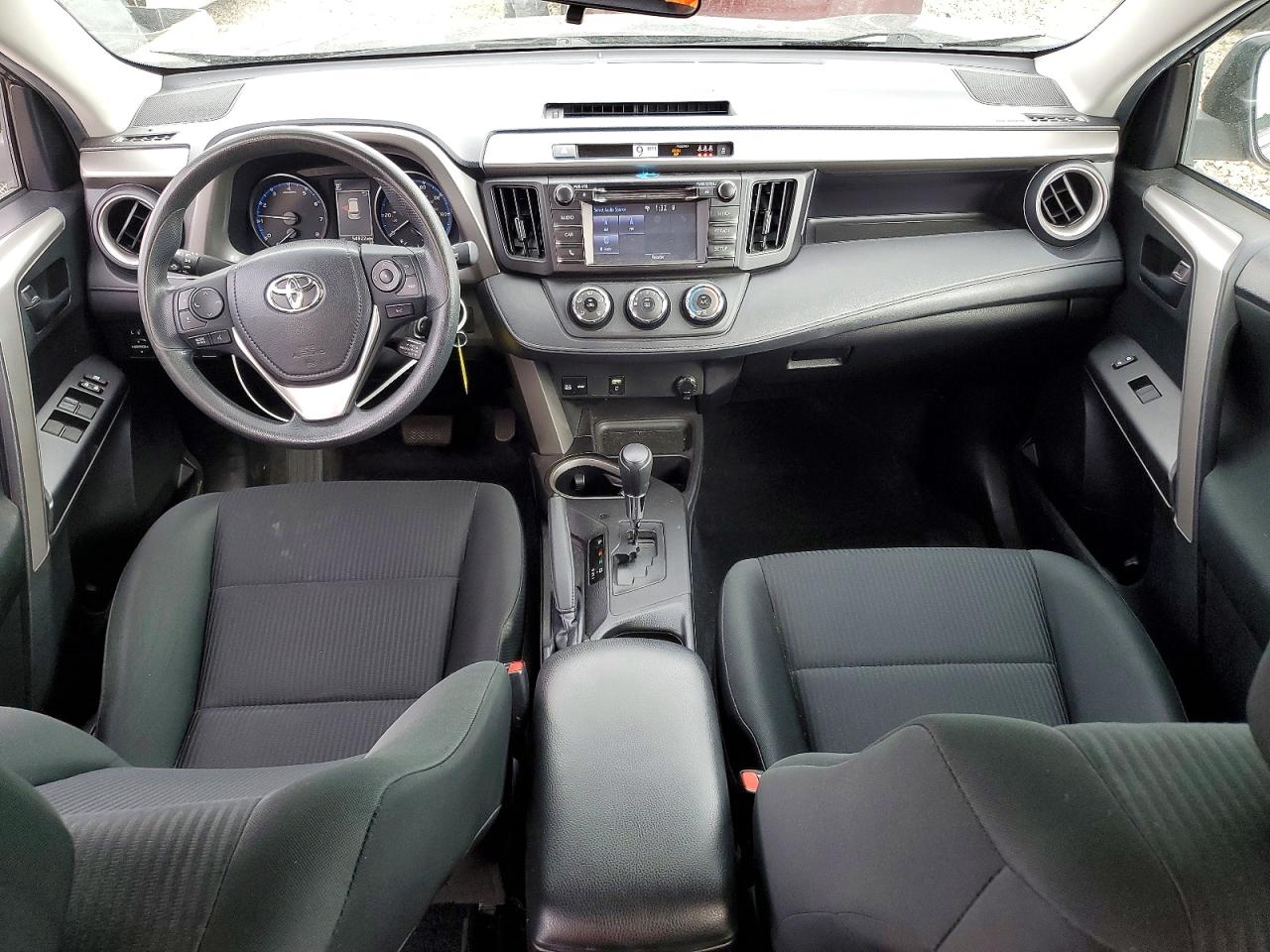 2018 TOYOTA RAV4 LE photo 8