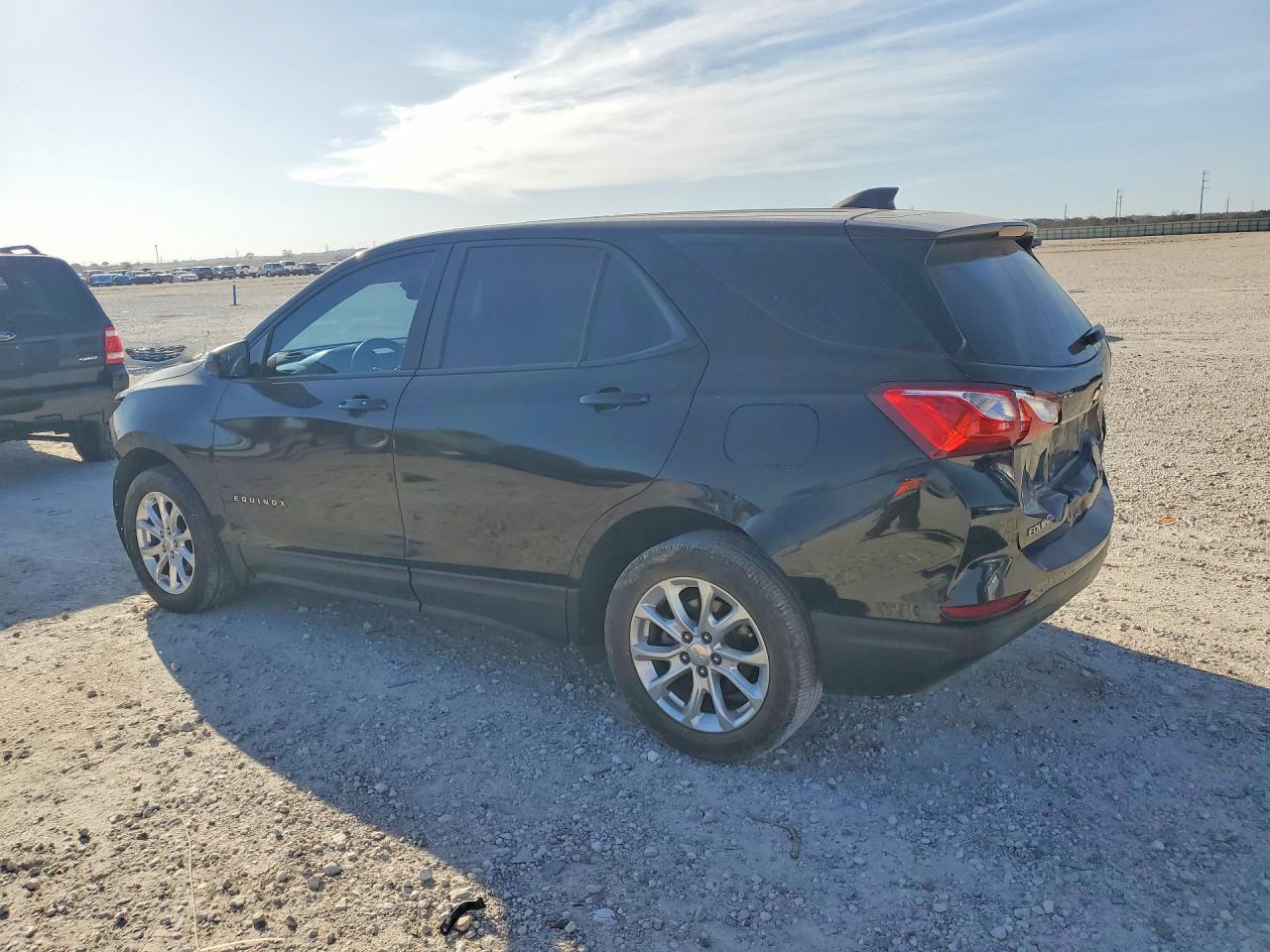 2020 CHEVROLET EQUINOX LS photo 4
