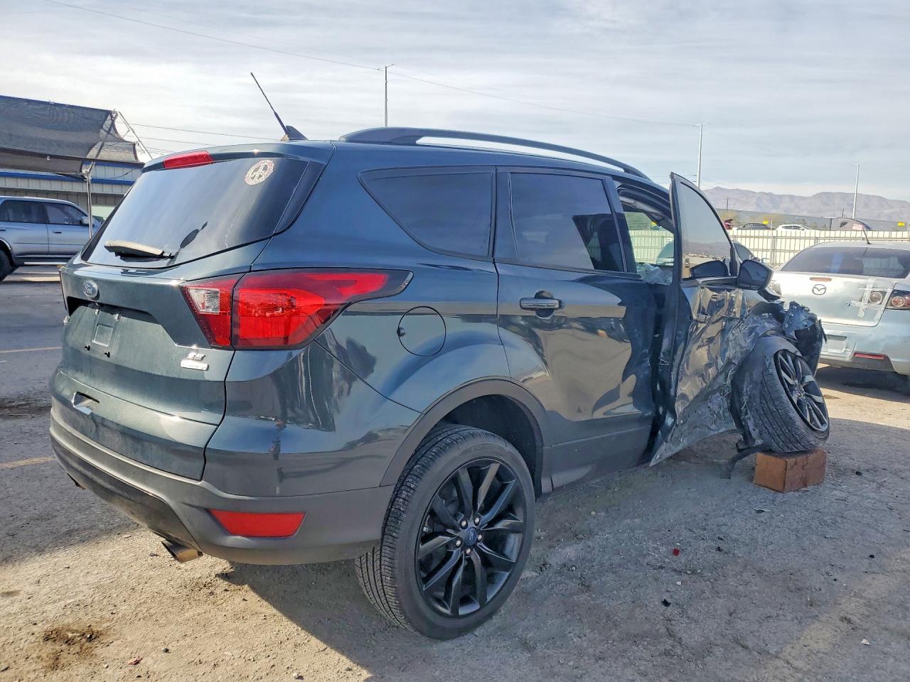 2019 FORD ESCAPE SE photo 5