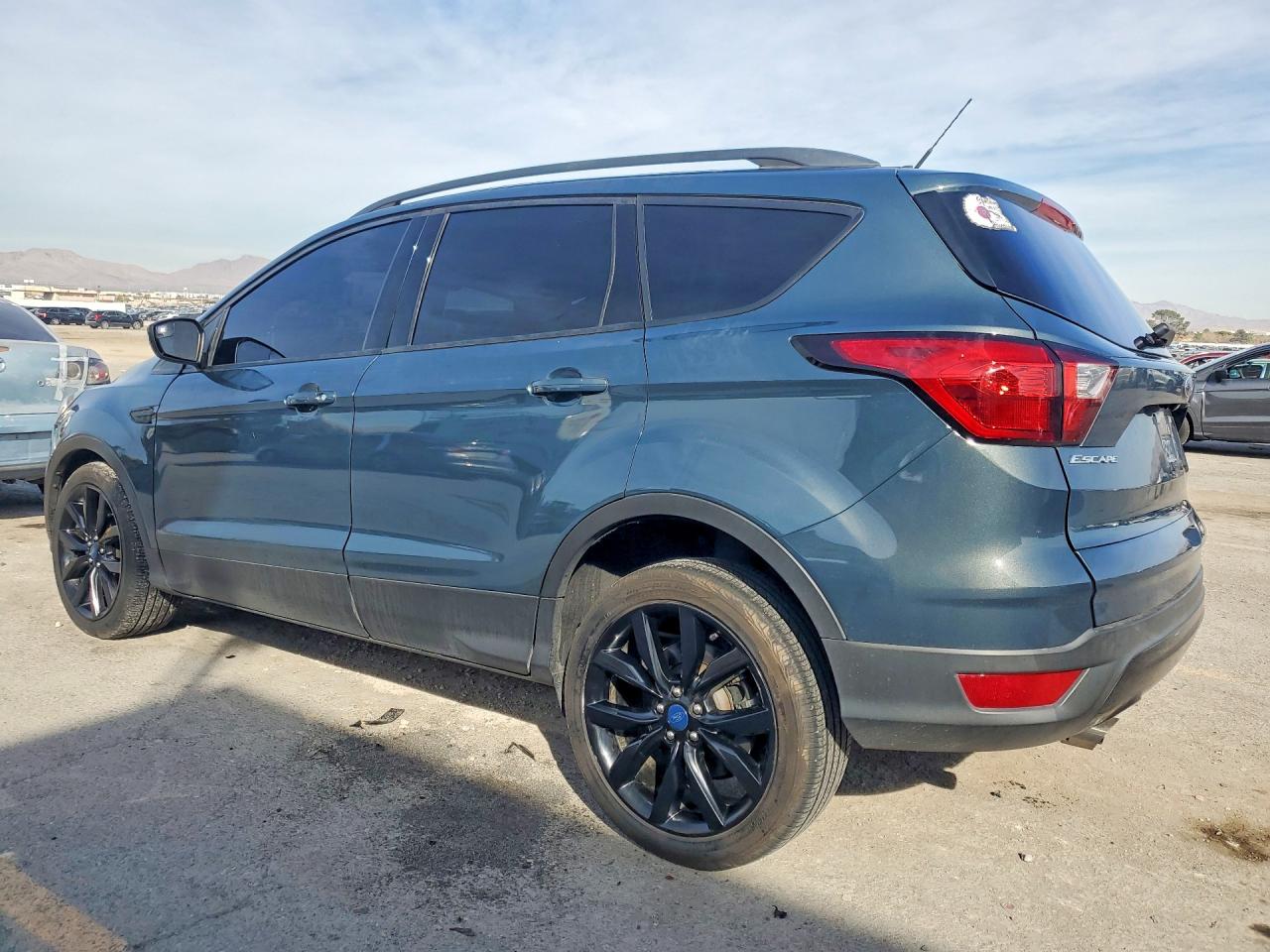 2019 FORD ESCAPE SE photo 3