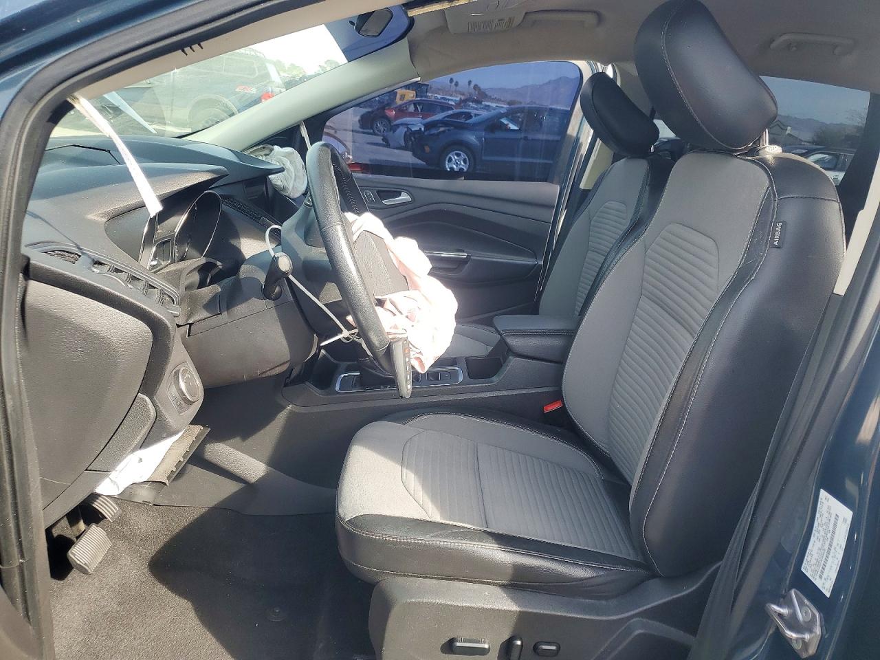 2019 FORD ESCAPE SE photo 13