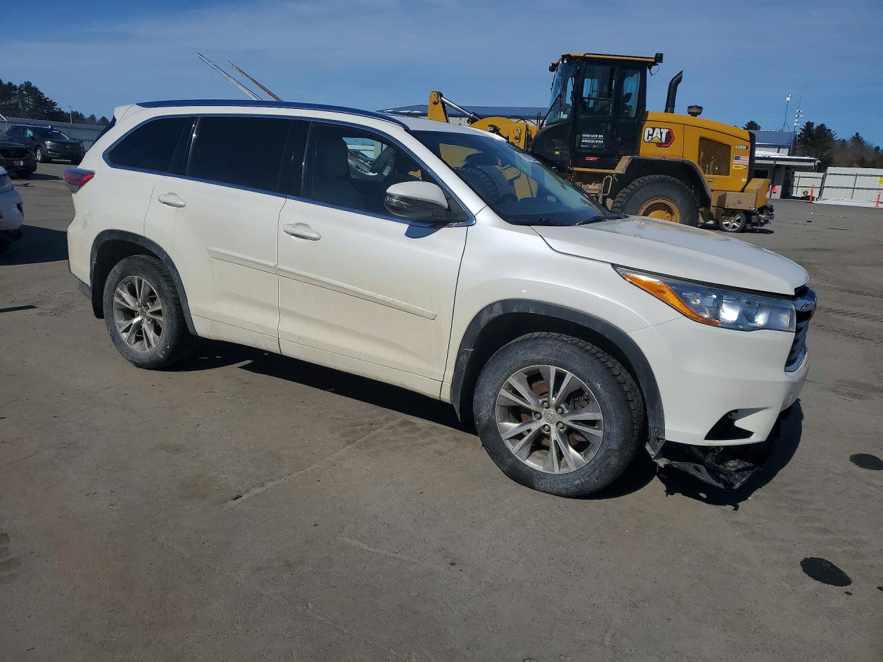 2014 TOYOTA HIGHLANDER XLE photo 7