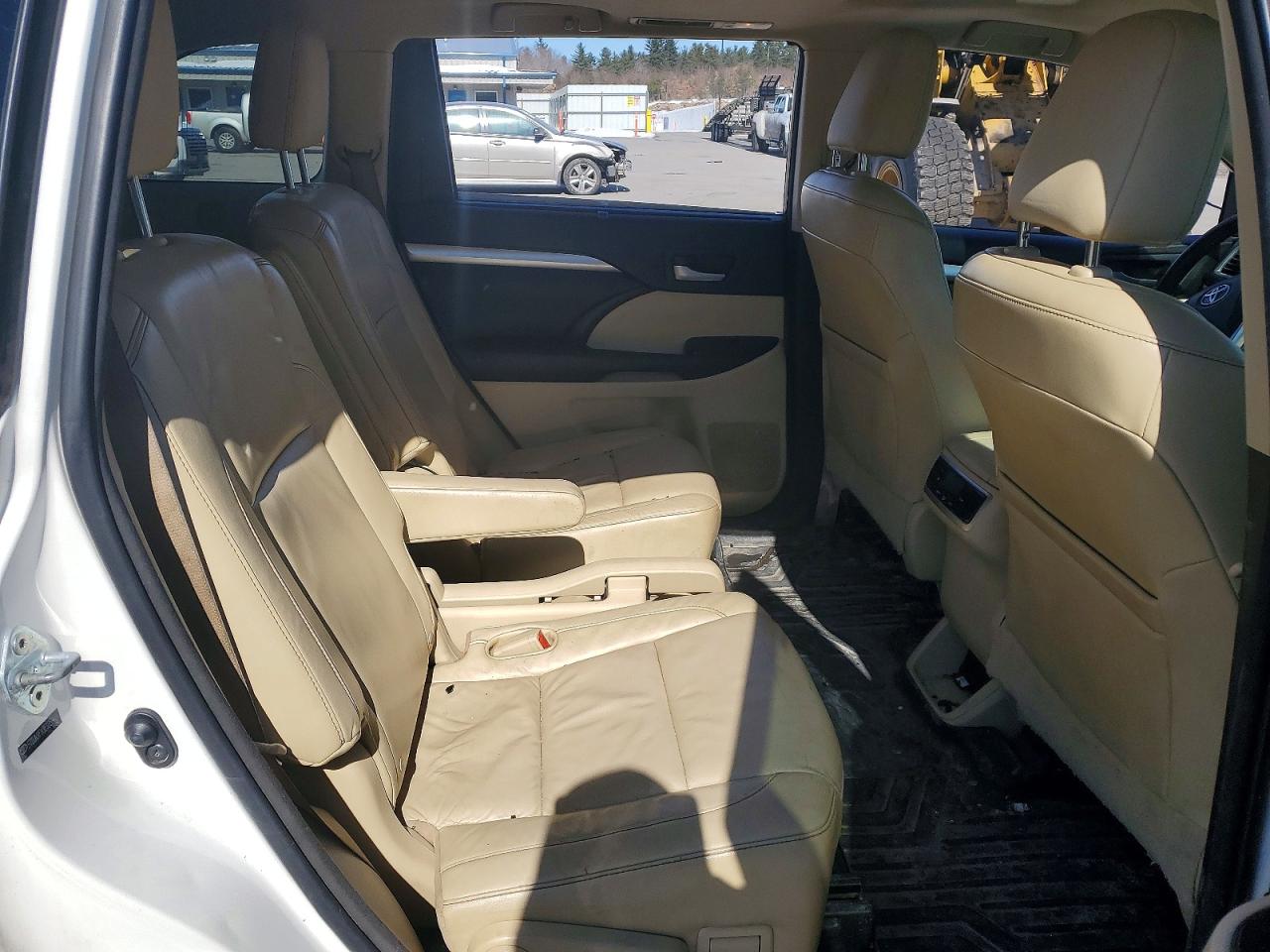 2014 TOYOTA HIGHLANDER XLE photo 19