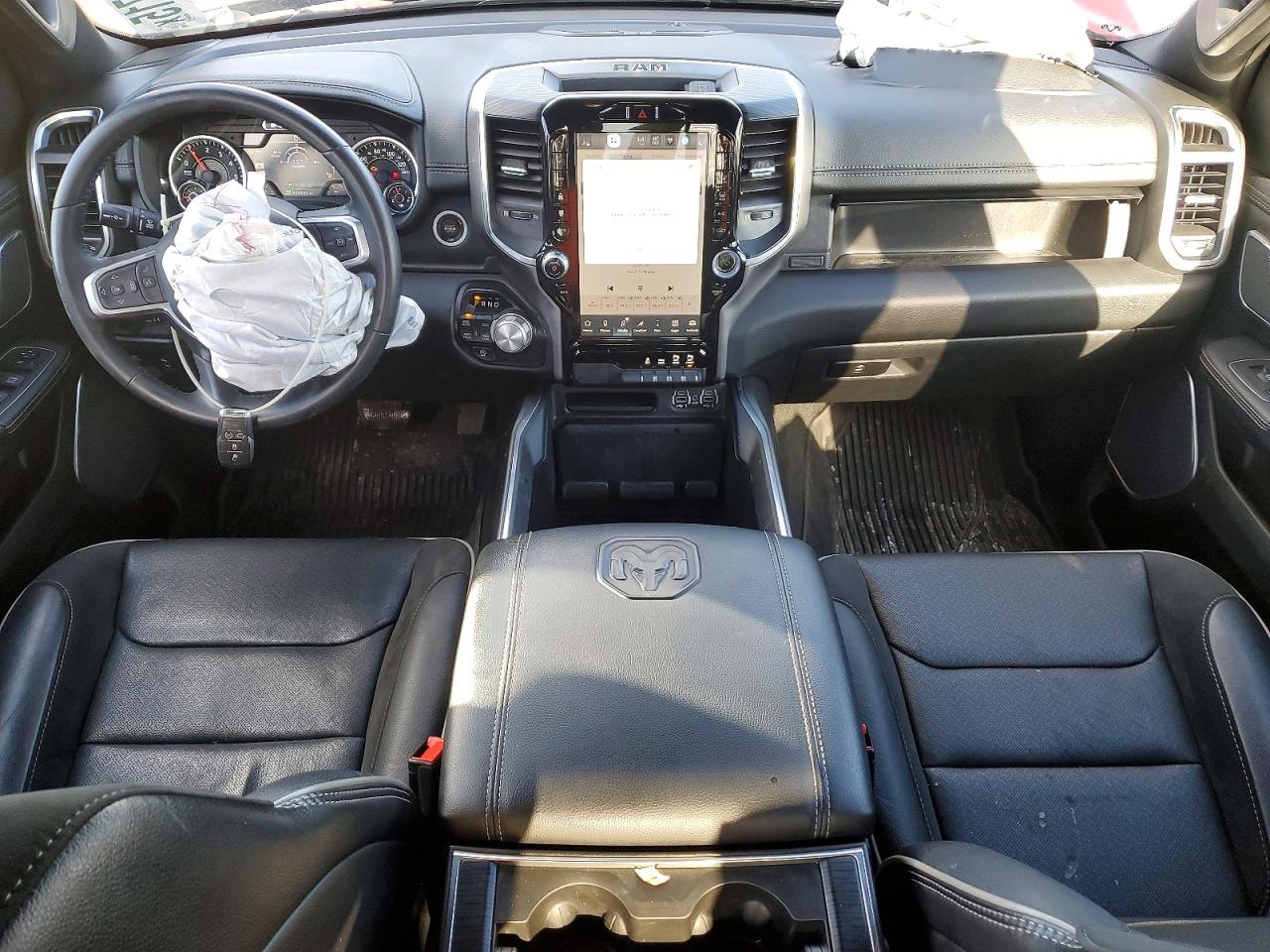 2023 RAM 1500 LARAMIE photo 15
