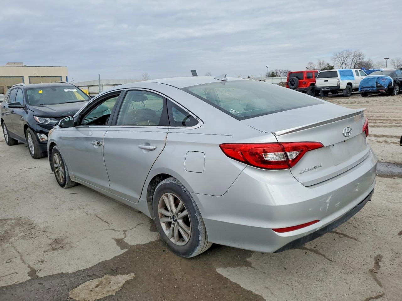 2016 HYUNDAI SONATA SE photo 4